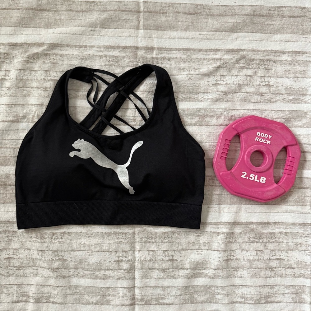 💪🏻 Puma Black/Sliver Medium Sports Bra